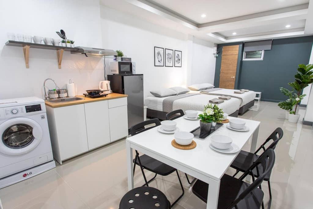 P1 Silom Pan Large Room Full Kitchen Wifi 4-6Pax Bangkok Exterior foto