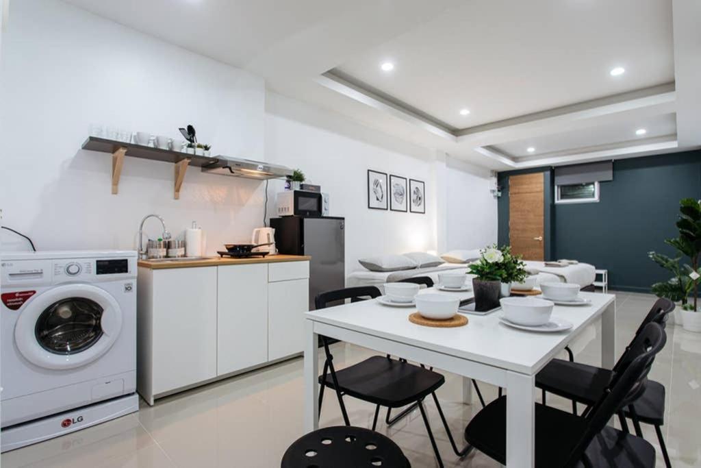 P1 Silom Pan Large Room Full Kitchen Wifi 4-6Pax Bangkok Exterior foto
